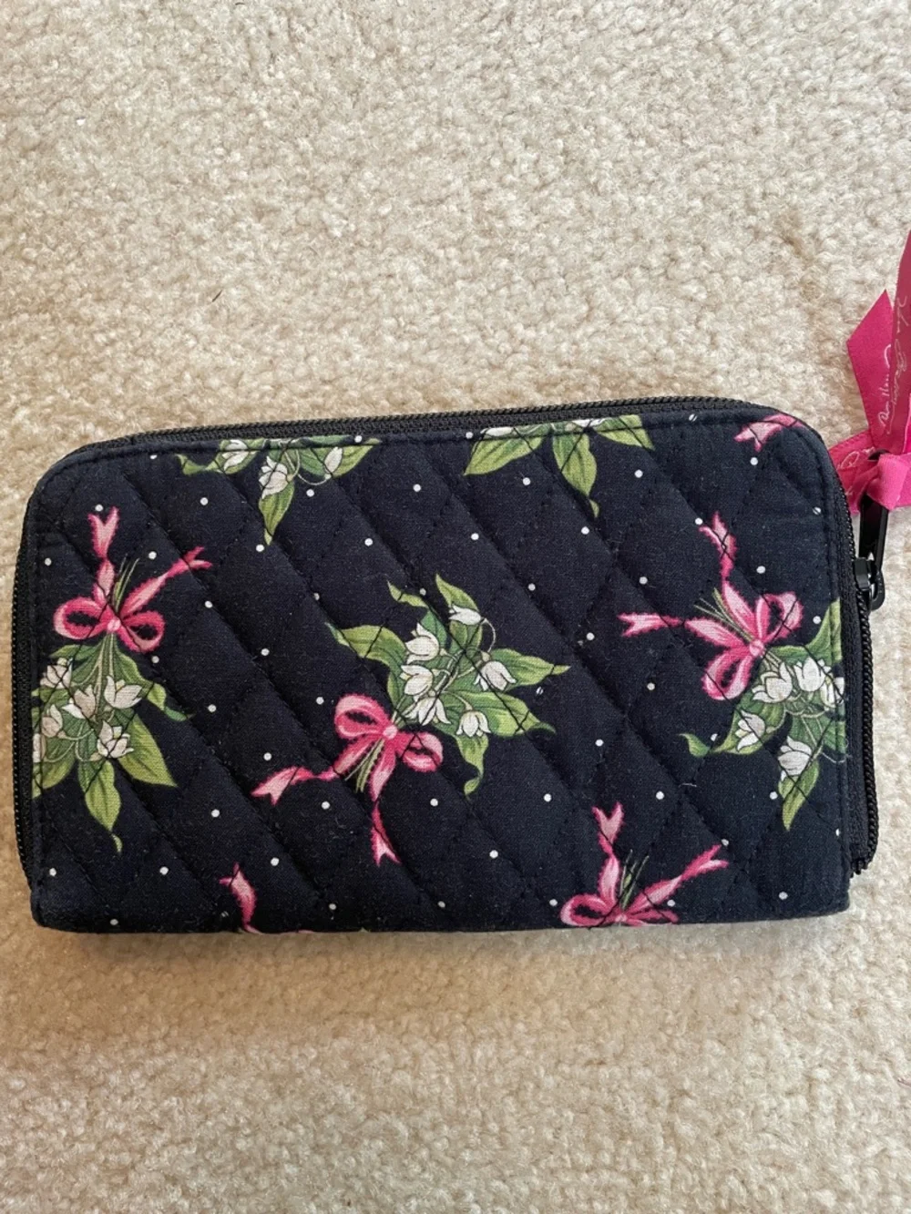 New Condition-Vera Bradley Black Quilted Wallet with Pink Ribbon & Green Floral - Picture 3 of 5